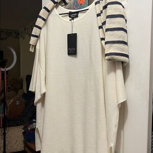 Bnwt Boutique Sweater With Pretty Navy And White Sparkling Scarf